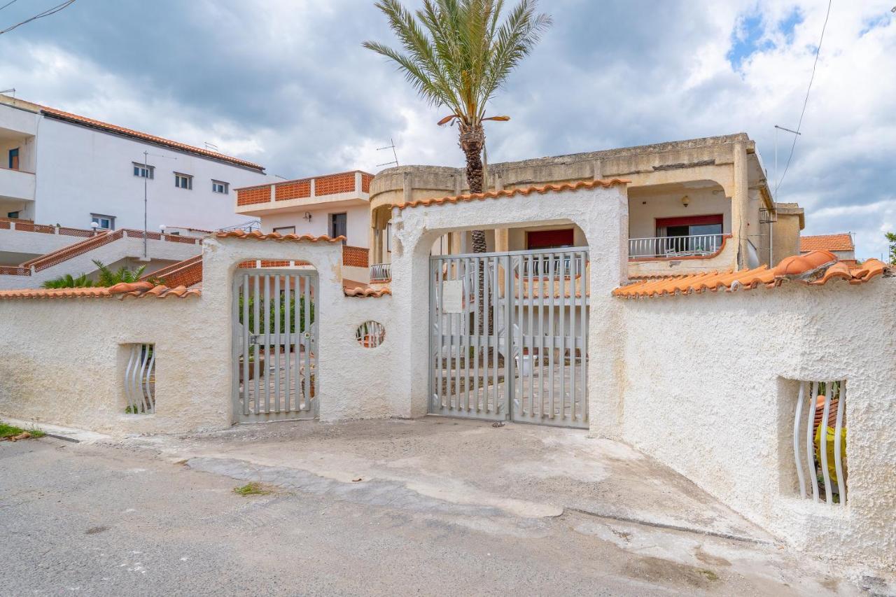 Fortezza Villa Azzurra Agnone Bagni Bagian luar foto