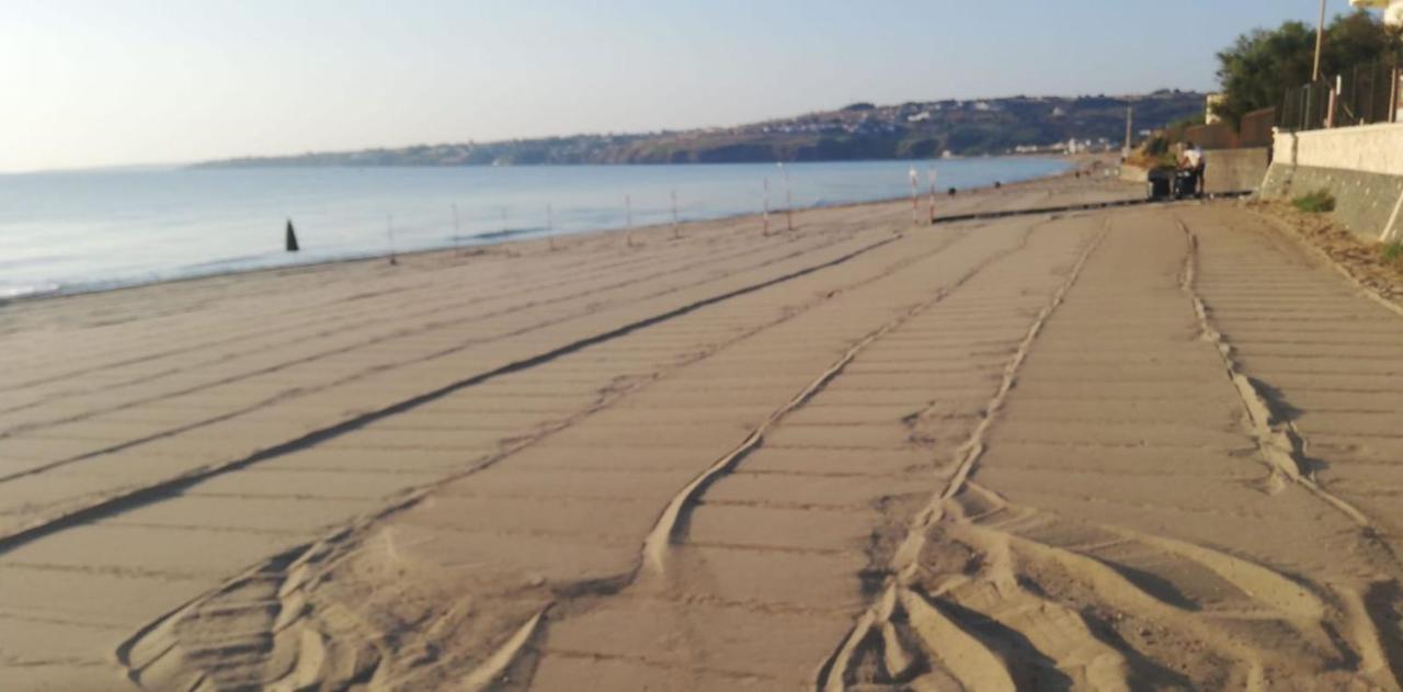 Fortezza Villa Azzurra Agnone Bagni Bagian luar foto